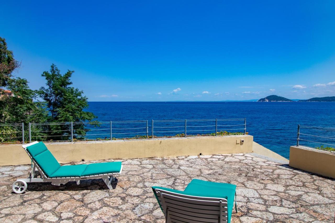 Villa Le Sprizze A Bordo Del Mare - Goelba Marciana Marina  Esterno foto