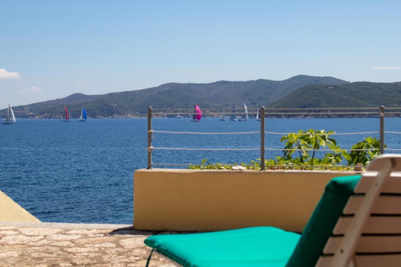 Villa Le Sprizze A Bordo Del Mare - Goelba Marciana Marina  Esterno foto